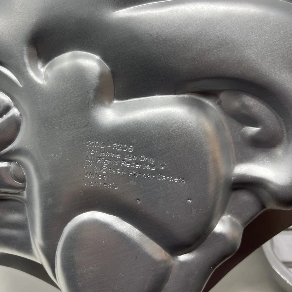Lot Of 2 Wilton Cake Pans Ant From A Bugs Life And Scooby Doo